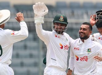 মিরাজের ফাইফারে ৩৮৬ রানে অলআউট পাকিস্তান, বাংলাদেশের লিড