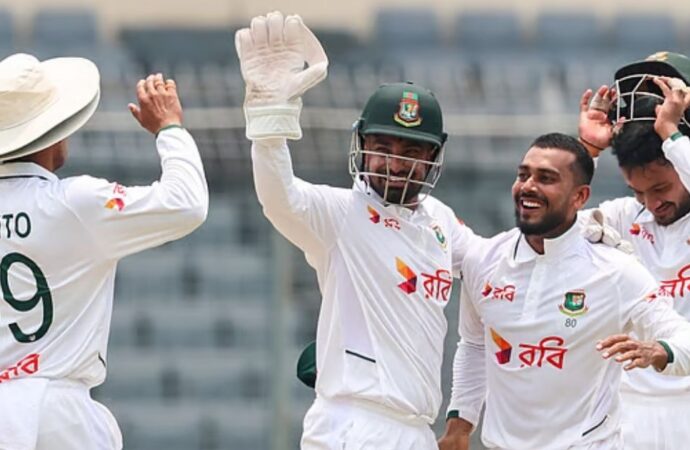 মিরাজের ফাইফারে ৩৮৬ রানে অলআউট পাকিস্তান, বাংলাদেশের লিড