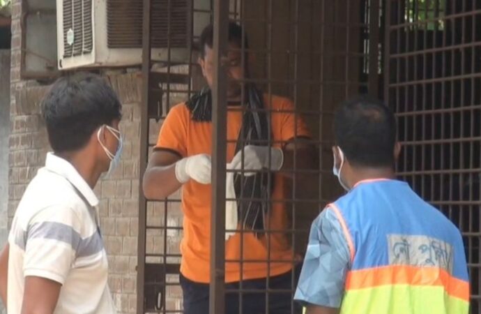 চাঁপাইনবাবগঞ্জ সীমান্তে যুবকের অর্ধগলিত মরদেহ উদ্ধার