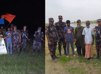 পতাকা বৈঠকের মাধ্যমে নিখোঁজ বাংলাদেশি ভারসাম্যহীন যুবককে ফেরত দিল ভারত