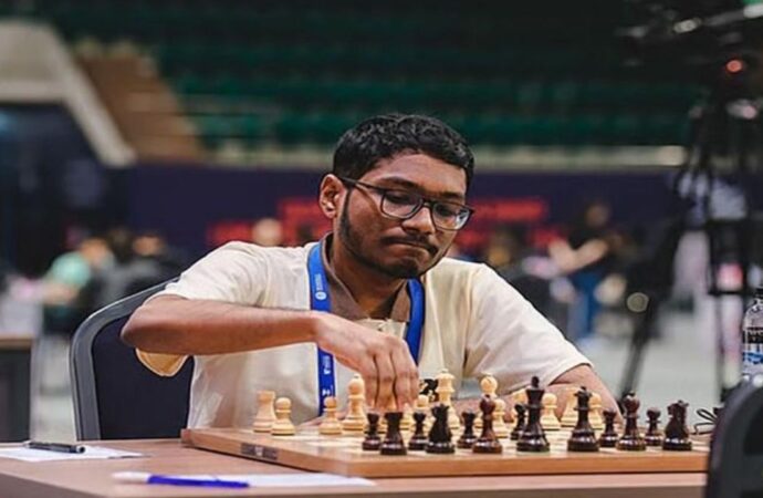 তুরস্কে চ্যাম্পিয়ন হয়ে দ্বিতীয় গ্র্যান্ডমাস্টার নর্ম পেলেন ফাহাদ