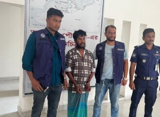 আমতলীতে কিশোরী ধর্ষণের অভিযোগে খালু আটক