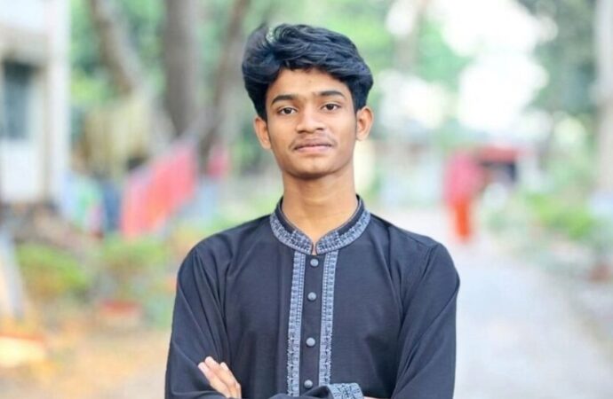 মীরসরাইয়ে মেশিনেই থেমে গেল রাসেলের জীবন, ফোটানো হলো না পরিবারের মুখে হাসি