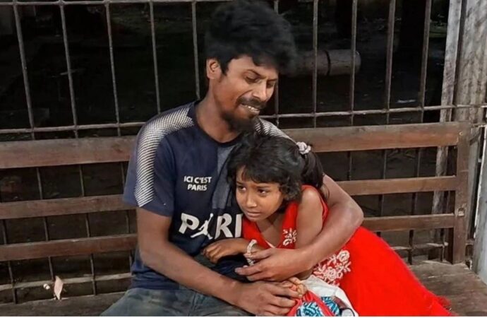 ঈদের কেনাকাটা শেষে বাড়ি ফেরার পথে ট্রেনের ধাক্কায় মা-শিশুসন্তানের মৃত্যু