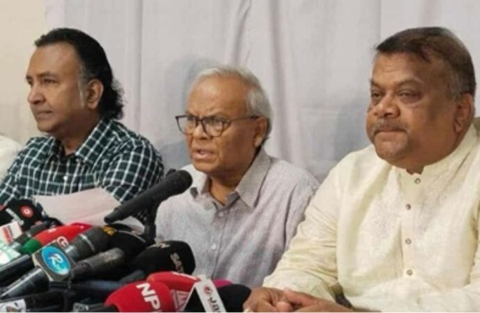 সরকার ও বিএনপির বিরুদ্ধে চক্রান্ত চলছে: রুহুল কবির রিজভী