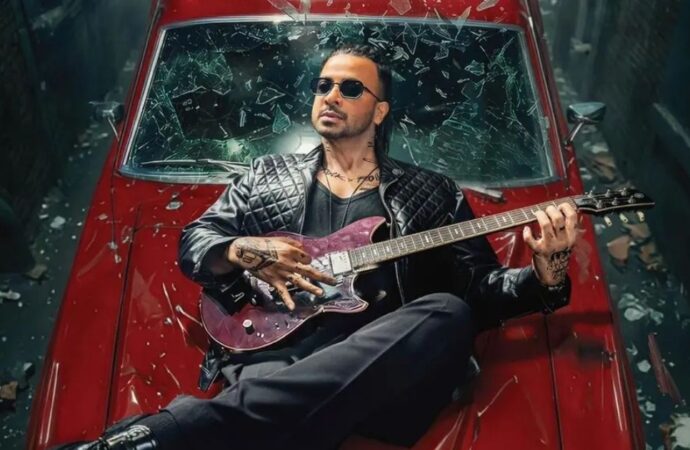 প্রেক্ষাগৃহে রাজত্ব করছে ‘রকস্টার’