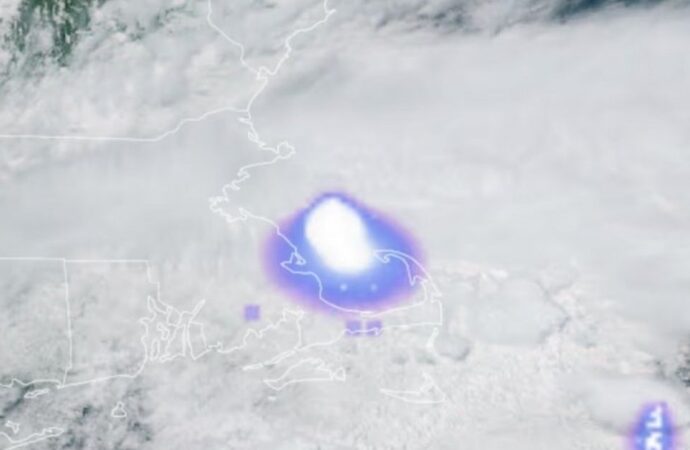যুক্তরাষ্ট্রে উল্কাপিণ্ড বিস্ফোরণ, বিকট শব্দে আতঙ্ক