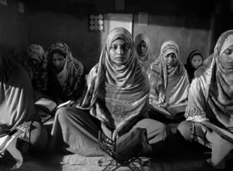 সাংহাই যাচ্ছে ‘দ্য ব্লাইন্ড গার্ল অ্যান্ড অ্যান এলিফ্যান্ট’