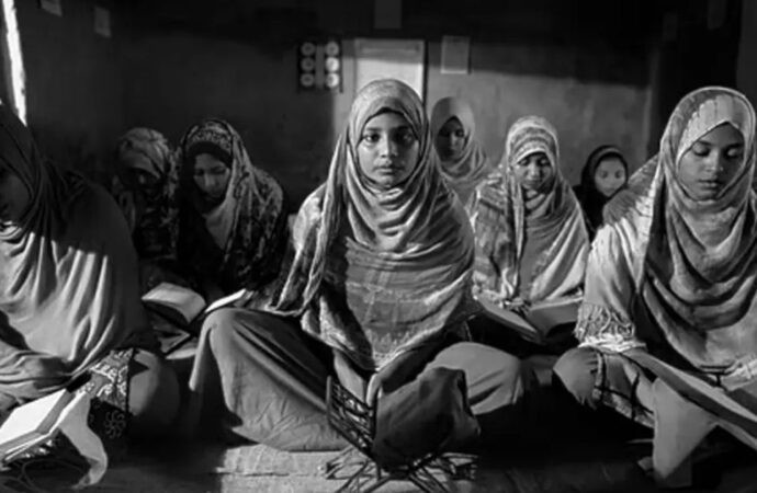 সাংহাই যাচ্ছে ‘দ্য ব্লাইন্ড গার্ল অ্যান্ড অ্যান এলিফ্যান্ট’