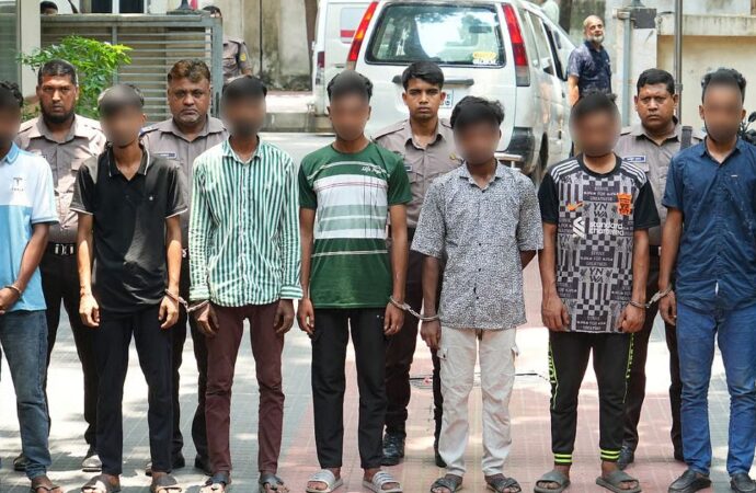 ঢাবি শিক্ষার্থীকে অপহরণ, চক্রের ৯ সদস্য গ্রেপ্তার
