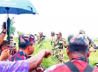 নওগাঁ সীমান্তে শিশুসহ ১৭ জন ফিরিয়ে নিল বিএসএফ