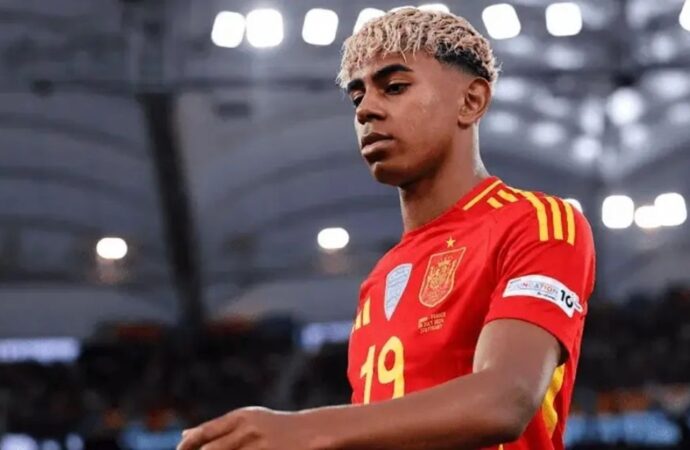 অভিষেক বিশ্বকাপের আগে রোমাঞ্চক লামিনে ইয়ামাল