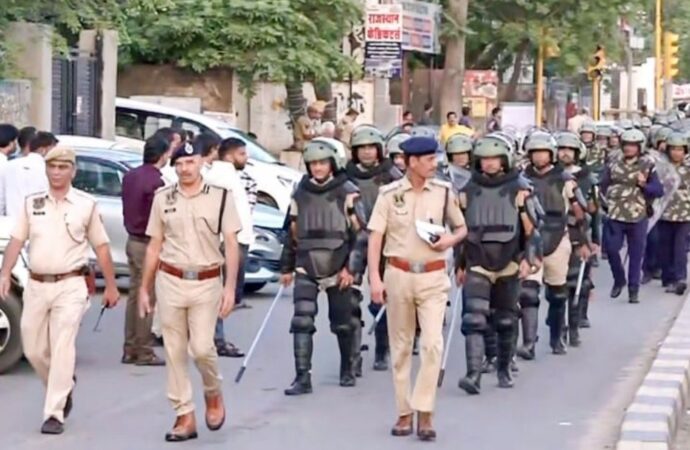 ভারতের জয়পুরে মন্দির-মসজিদ ঘিরে ৩ হাজার পুলিশ মোতায়েন