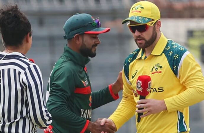 অস্ট্রেলিয়ার বিপক্ষে টসে হেরে ব্যাটিংয়ে বাংলাদেশ, শুরুতে সাইফের বিদায়