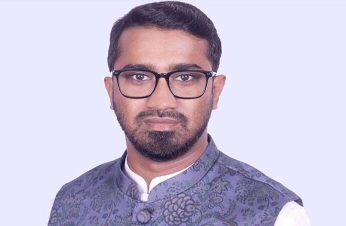 স্বরাষ্ট্রমন্ত্রীর কাছে জামায়াত এমপিদের ‘রাজনৈতিক ক্লাস’ করার পরামর্শ রাশেদ
খাঁনের