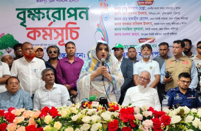 ফরিদপুরে বৃক্ষরোপণ কর্মসূচির উদ্বোধন