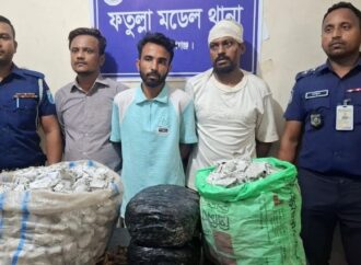 নারায়ণগঞ্জে পুলিশের ওপর মাদক ব্যবসায়ীদের হামলা ও গুলি, আহত ৫