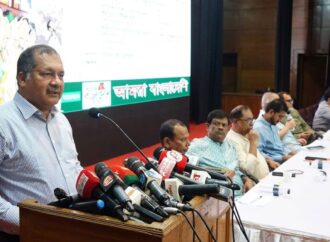 ইতিহাস যখন সঠিকভাবে কথা বলে বিকৃতকারীরা হেলিকপ্টারে পালাতে বাধ্য হয়: তথ্যমন্ত্রী