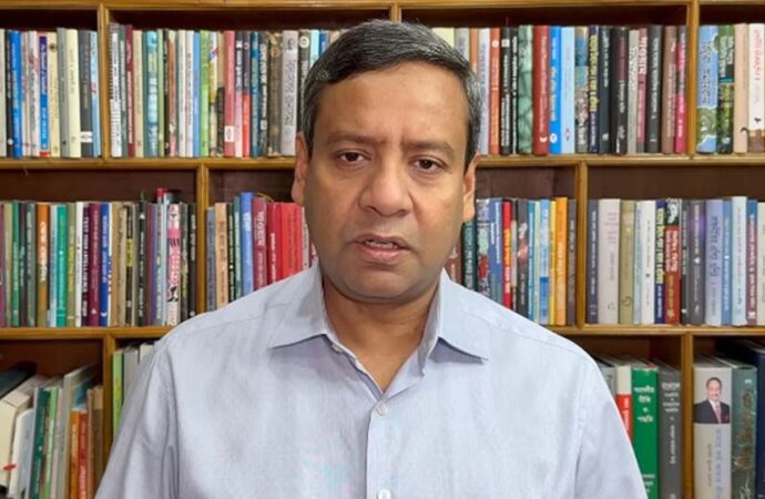 ‘ইউনূস অ্যান্ড কোম্পানি’র একাংশ চেহারা পাল্টেছে, অন্য অংশ পালিয়েছে: গোলাম মাওলা
রনি
