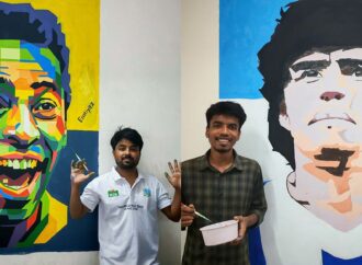 বাকৃবির হলের দেয়ালে ঠাঁই পেল ম্যারাডোনা-পেলে