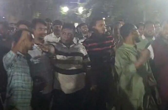 শাহবাগে শিবিরের বিরুদ্ধে ছাত্রদলের বিক্ষোভ মিছিল