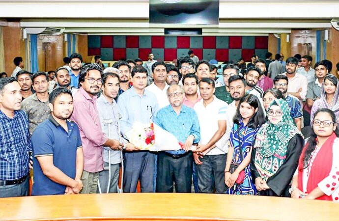 চবির দুই উপউপাচার্যের সঙ্গে ছাত্রদলের সৌজন্য সাক্ষাৎ