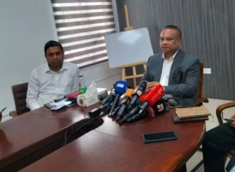 দেশজুড়ে এক লাখ স্বাস্থ্যকর্মী ও ২৫ হাজার মিডওয়াইফ নিয়োগ দেবে সরকার