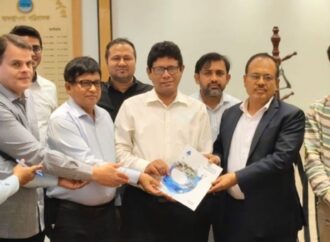 ঢাকা ওয়াসার বার্ষিক প্রতিবেদন হস্তান্তর