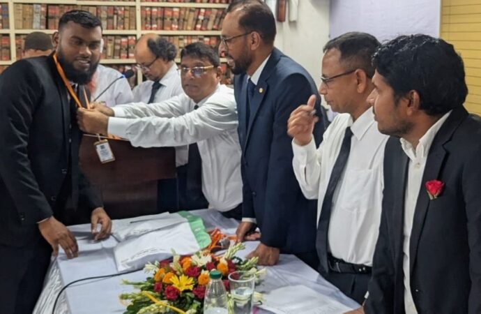 খুলনায় নবীন আইনজীবীদের পরিচিতি সভা ও সংবর্ধনা