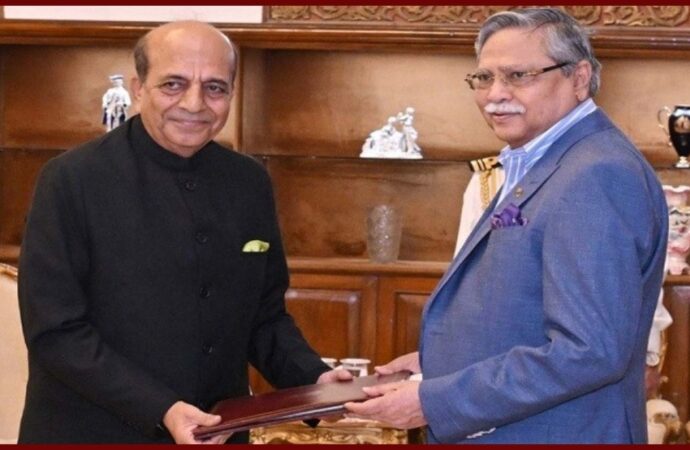 রাষ্ট্রপতির কাছে ভারতীয় হাইকমিশনারের পরিচয়পত্র পেশ