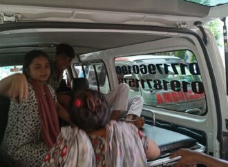 কুমিল্লা নগরীতে রক্তক্ষয়ী সংঘর্ষে শিক্ষার্থী গুলিবিদ্ধসহ আহত ৫