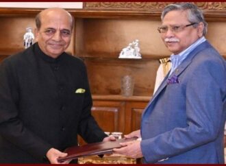 রাষ্ট্রপতির কাছে ভারতীয় হাইকমিশনারের পরিচয়পত্র পেশ