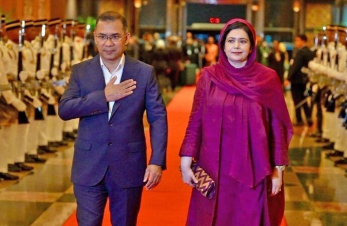 আজ রাতে ঢাকা ফিরছেন প্রধানমন্ত্রী, শোডাউন-র‌্যালি না করার নির্দেশ