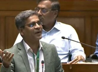 ‘আগে রিকশায় চড়তেন, এখন জুলাই চেতনা বিক্রি করে প্রাডোতে চড়েন’