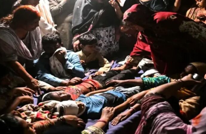 পাকিস্তানে কোচিং সেন্টারের ছাদ ধসে ১৪ শিশুর মৃত্যু