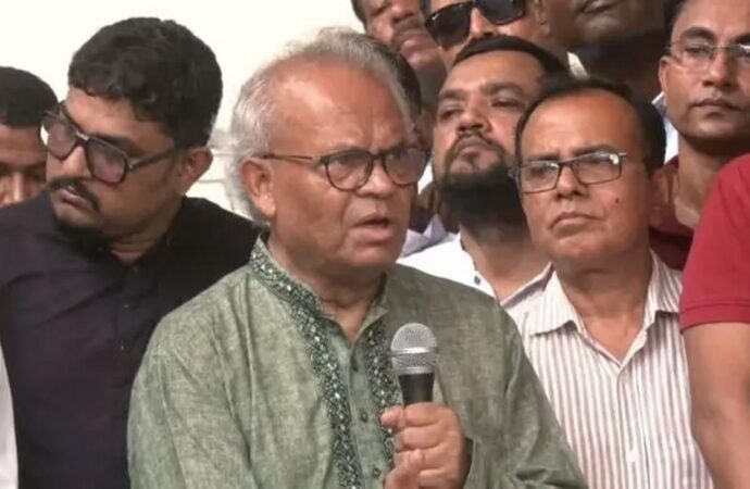 নির্বাচনী প্রতিশ্রুতি বাস্তবায়নে নিরলস কাজ করছে সরকার: রিজভী