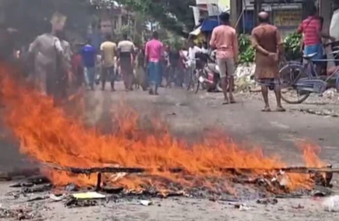 কিশোরীকে ধর্ষণের পর হত্যা, বিক্ষোভে উত্তাল পশ্চিমবঙ্গ