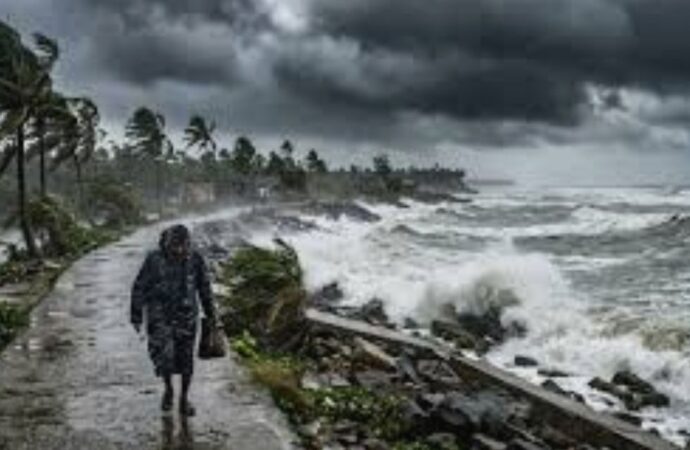 দেশের ১৯ অঞ্চলে ঝোড়ো হাওয়ার পূর্বাভাস, নদীবন্দরে সতর্কতা