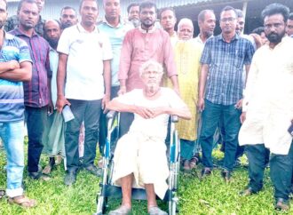 বিএনপি নেতা তারেকের মানবিকতায় হুইলচেয়ার পেলেন গৌড় চন্দ্র