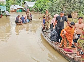 সেনাবাহিনীর উদ্ধার-ত্রাণ কার্যক্রম অব্যাহত
