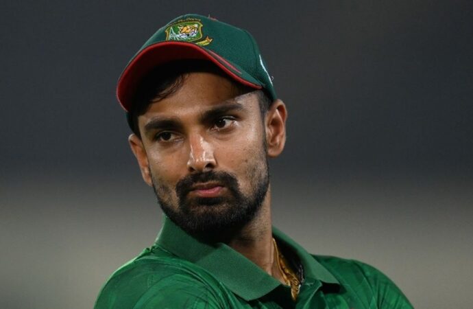 বিদেশি লিগ থেকে নাম সরিয়ে নিলেন লিটন দাস