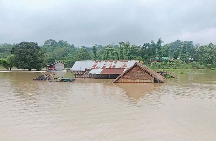 ৪৩ জেলায় ফসলের ক্ষতি, মৃতের সংখ্যা বেড়ে ৫৬
