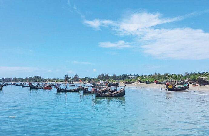 বর্ষা এলে সেন্টমার্টিন যেন মৃত্যুপুরী