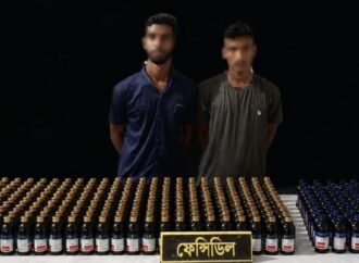 যশোরে পৃথক দুটি অভিযানে ৩ মাদক ব্যাবসায়ীকে মাদক সহ আটক করেছে র‍্যাব-৬