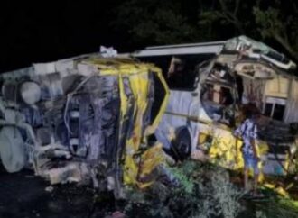 রূপপুরের রুশ নাগরিক বহনকারী বাস ট্রাকের সংঘর্ষে নিহত ১