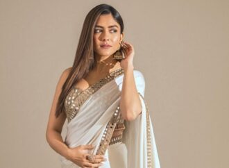 ওটিটি প্ল্যাটফর্মে আসছে ম্রুণাল-হুমার ‘পূজা মেরি জান’