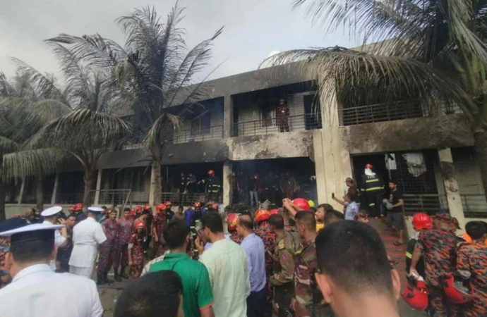 আজ রাষ্ট্রীয় শোক, সারাদেশে বিশেষ প্রার্থনা