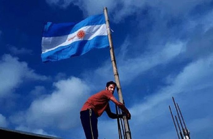 আর্জেন্টিনার পতাকা উত্তোলন করতে গিয়ে বিদ্যুৎস্পৃষ্টে যুবকের মৃত্যু